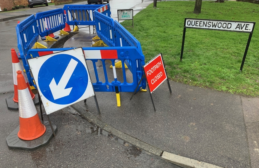 Queenswood Avenue junction with Pinewood Way